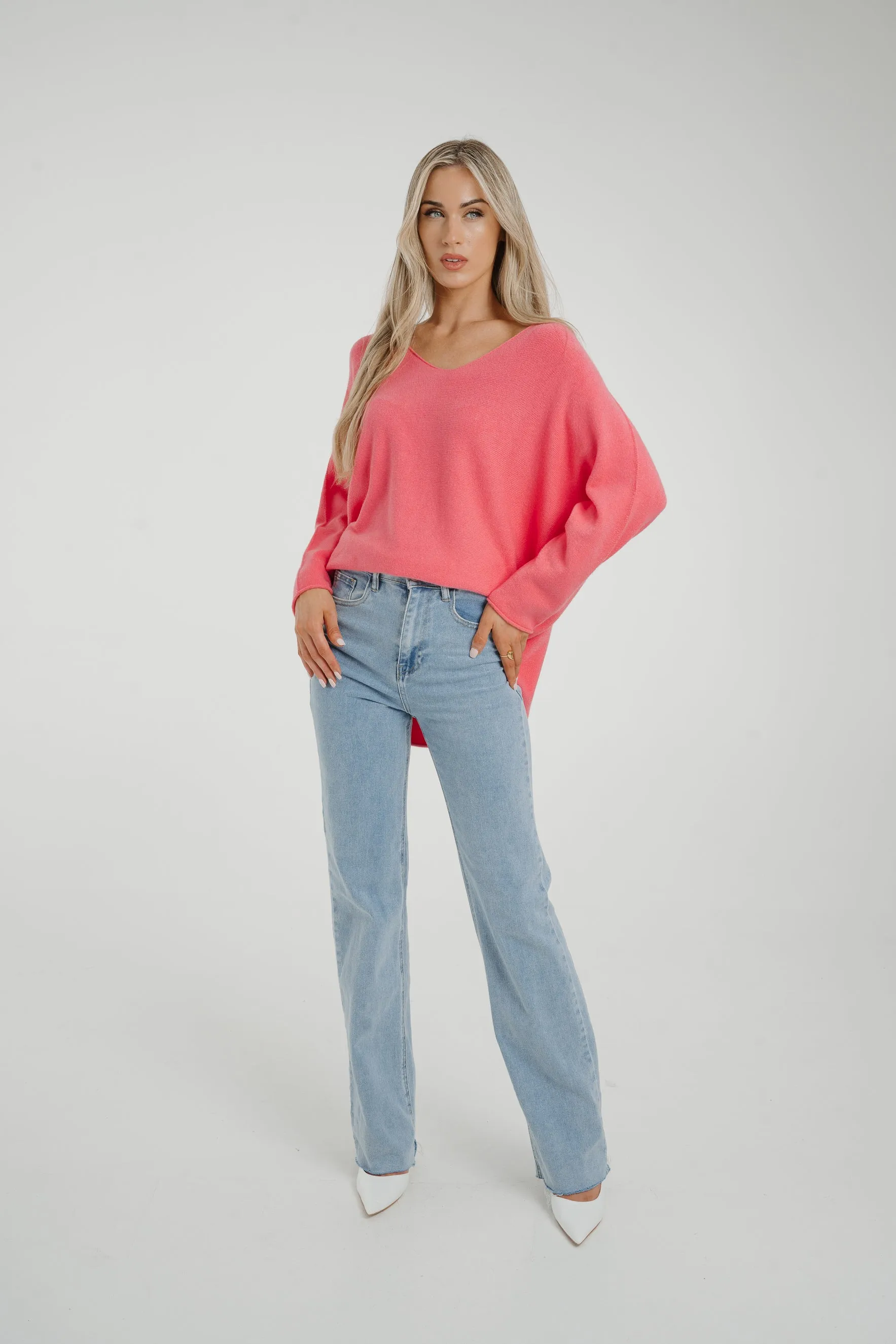 Amber V-Neck Jumper In Pink