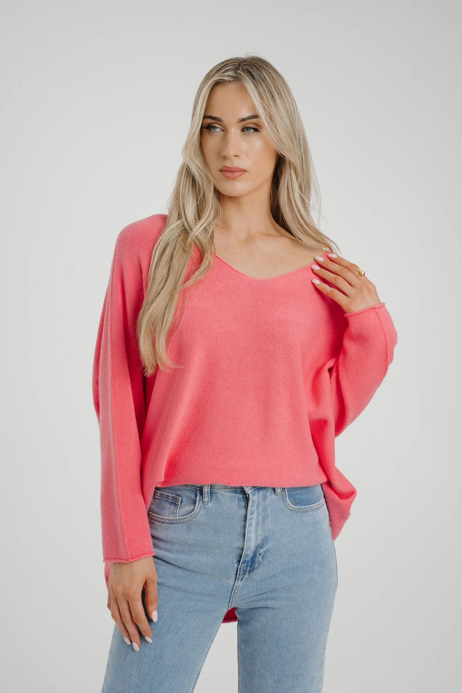 Amber V-Neck Jumper In Pink