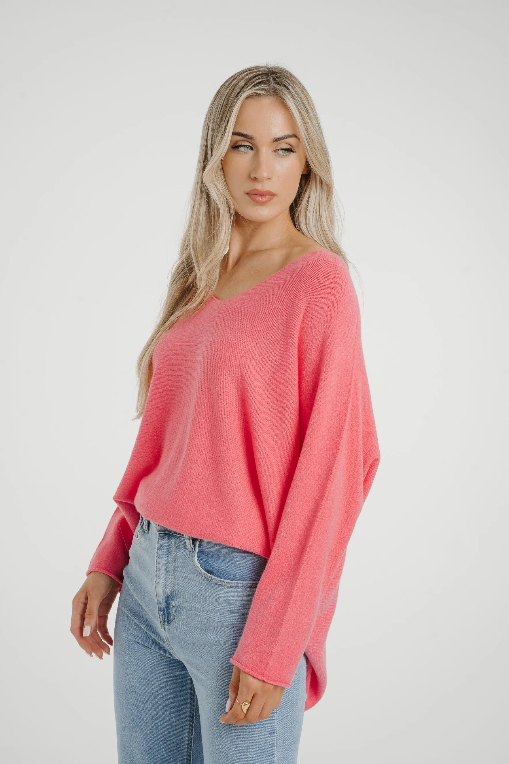 Amber V-Neck Jumper In Pink