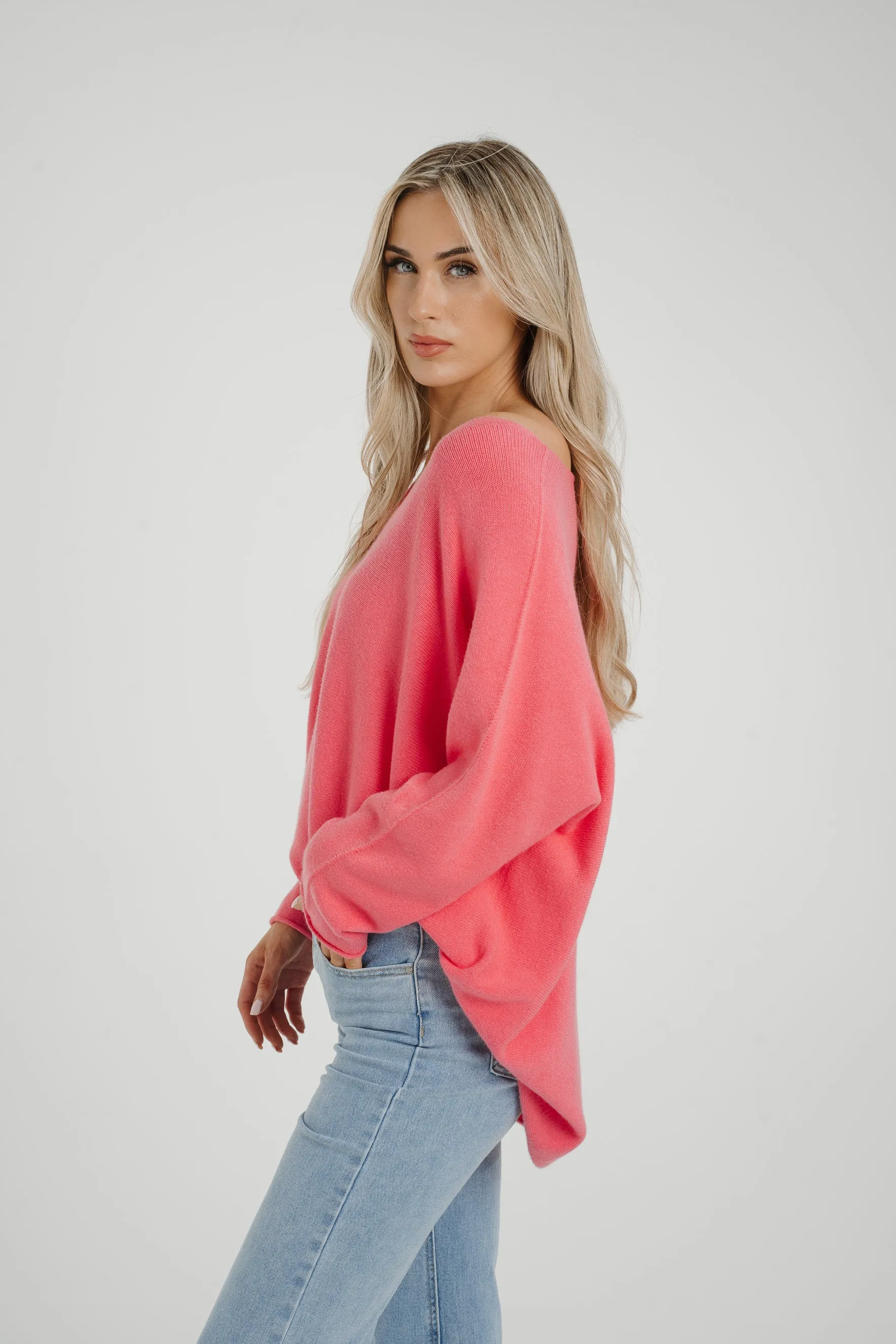 Amber V-Neck Jumper In Pink