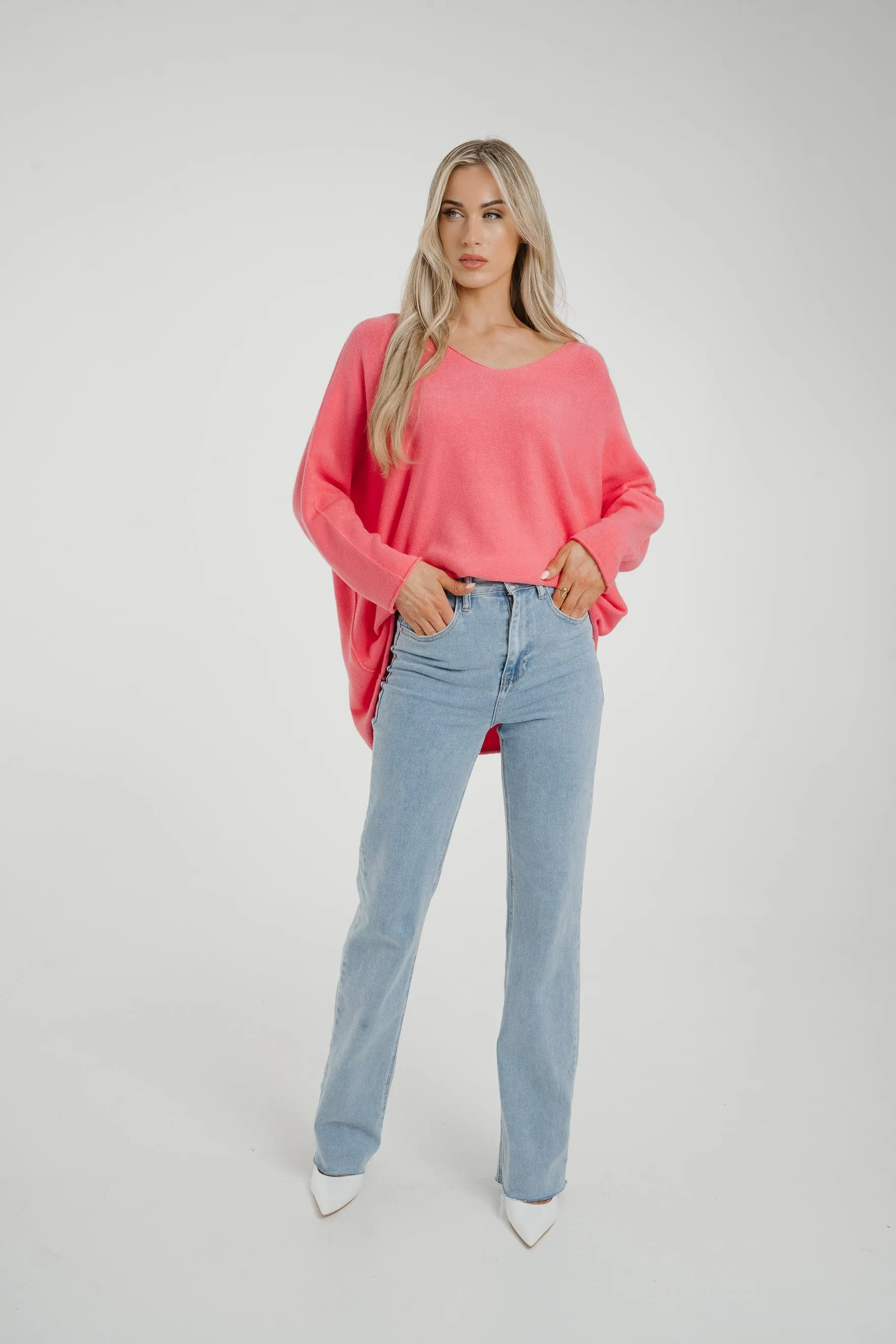 Amber V-Neck Jumper In Pink