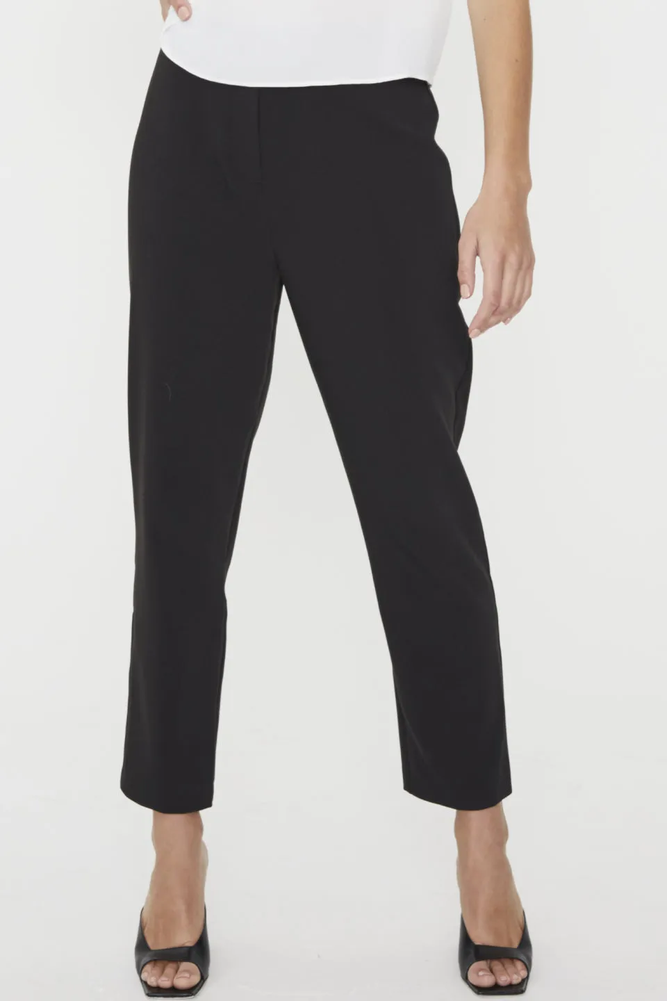 Naomi Tapered Classic Black Pant