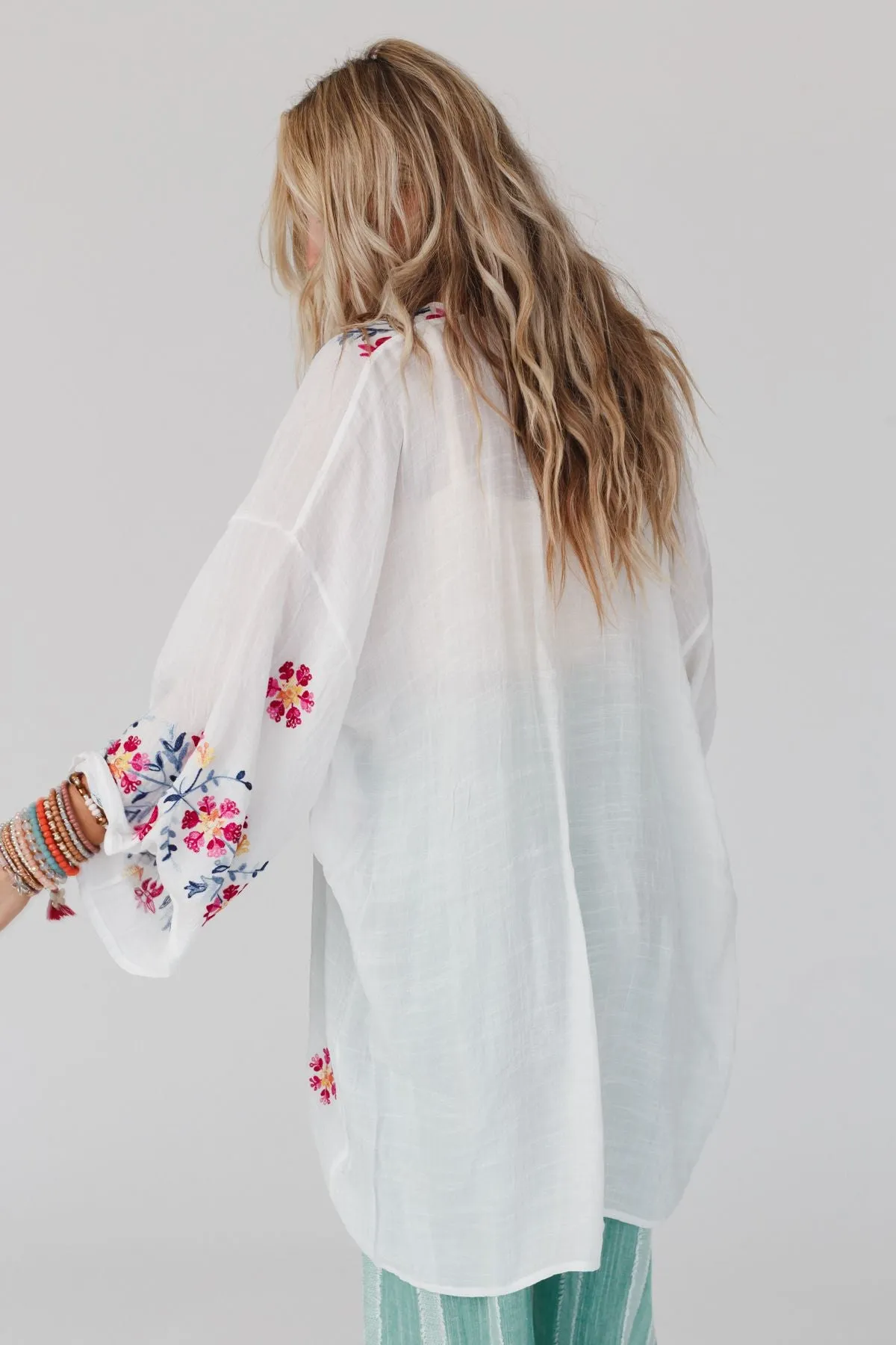 Waikiki Beach Embroidered Kimono - White